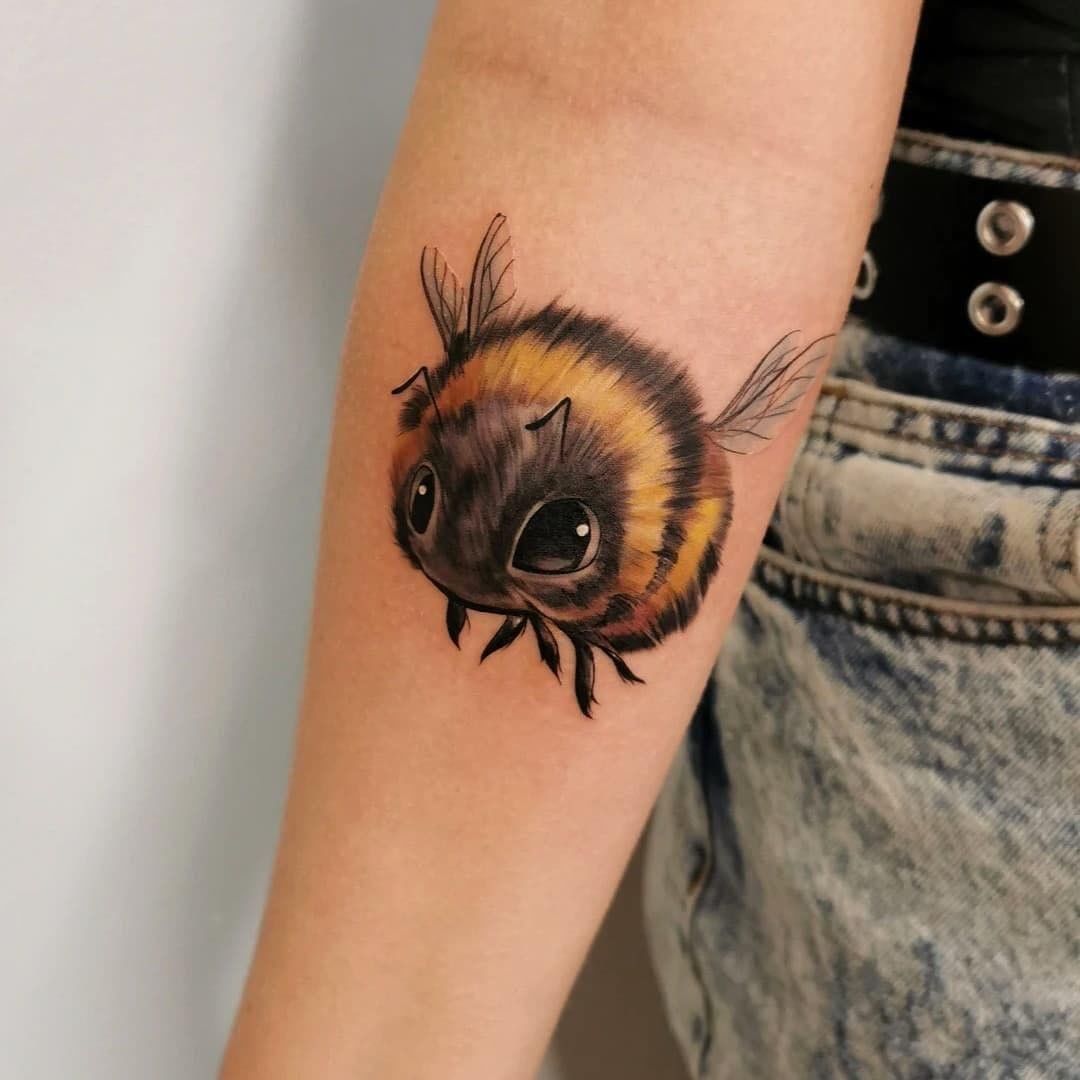 Tatuaje de un abejorro