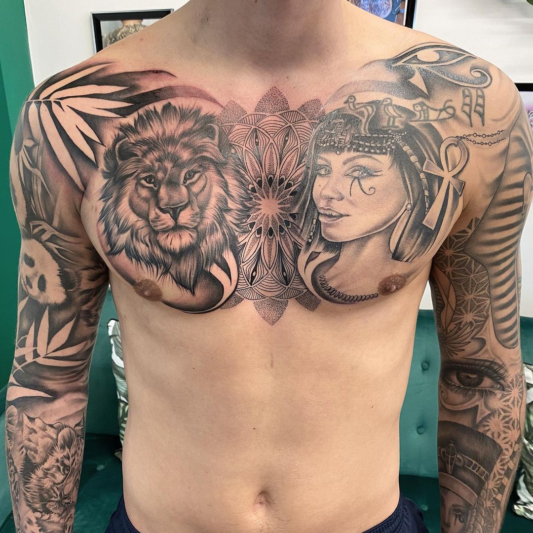 Lion chest