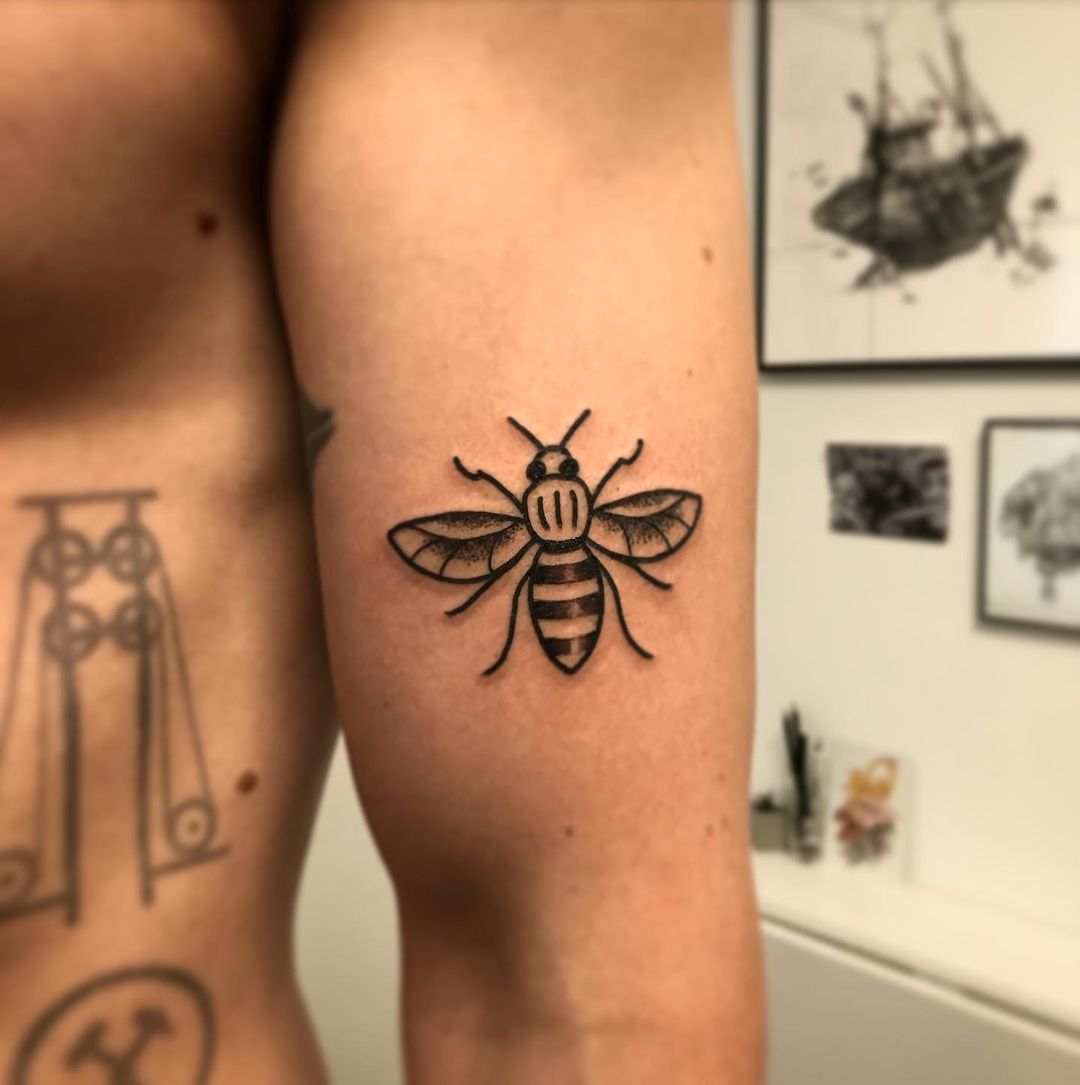 Manchester Biene Tattoo