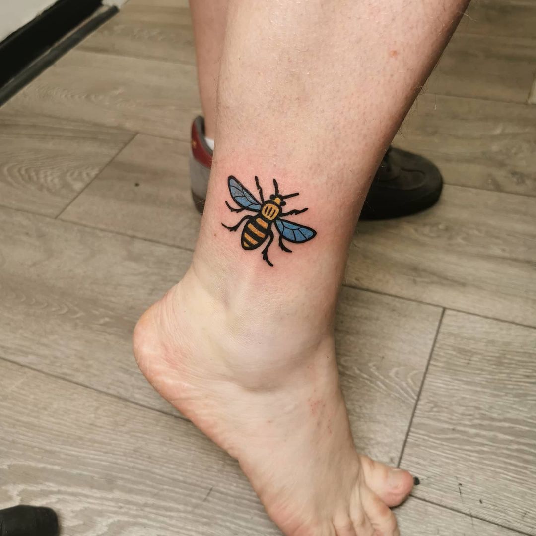 Manchester Biene Tattoo