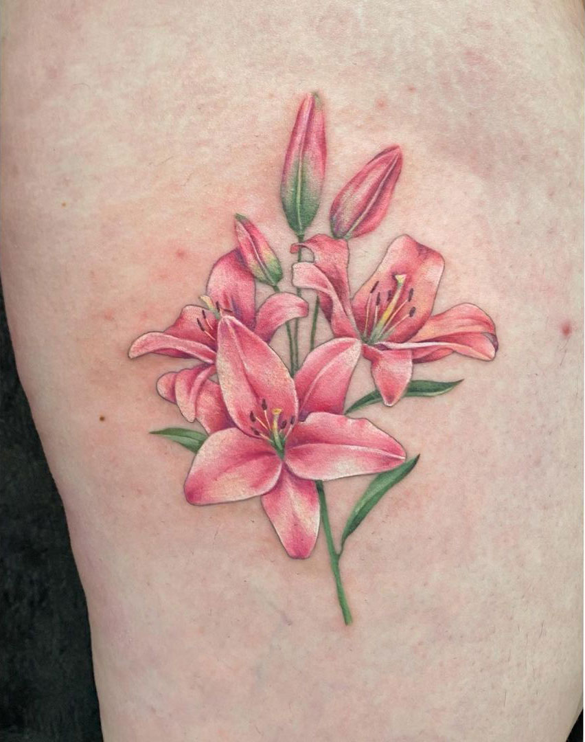 Idea de tatuaje de lirio rosa
