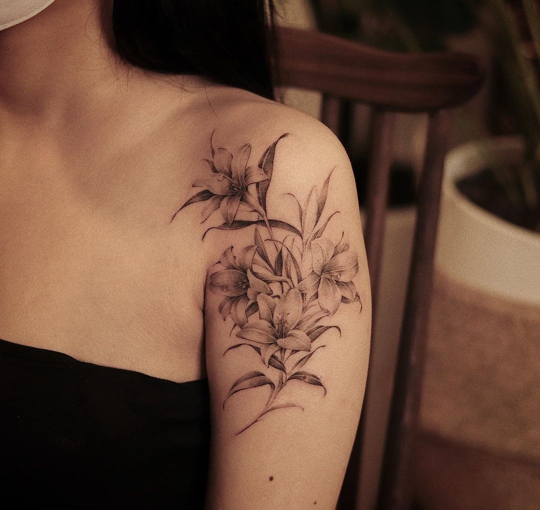 Giant Shoulder Lily Tattoo Ideas