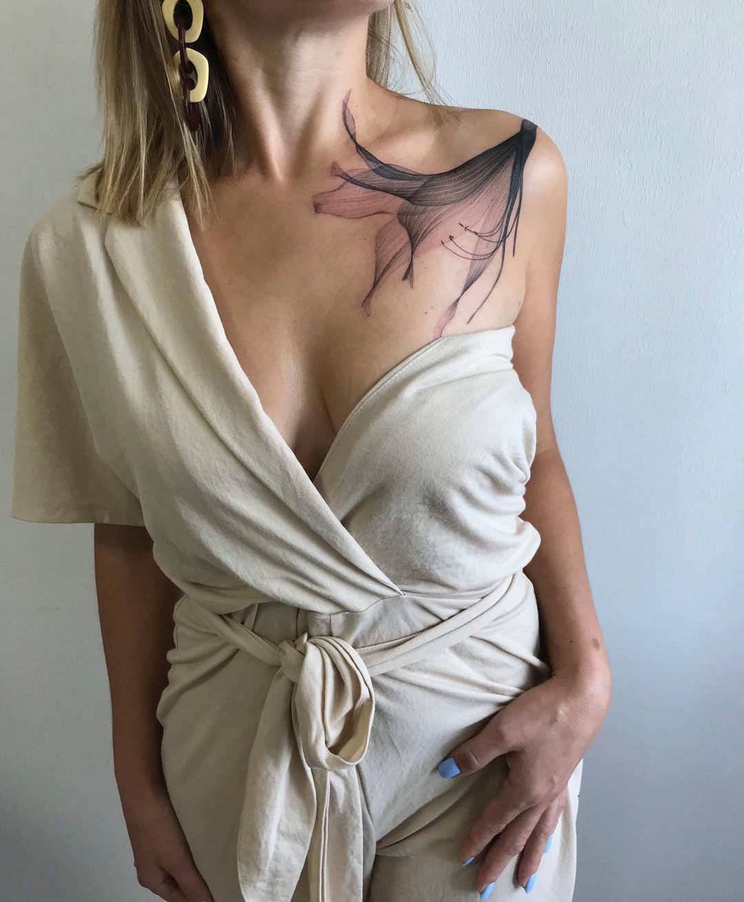 Giant Shoulder Lily Tattoo Ideas