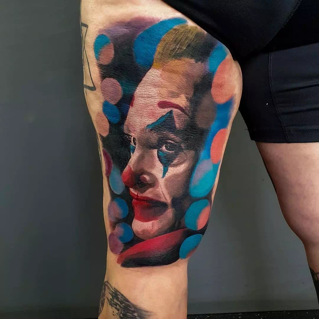 Tatuaje del Joker en la pantorrilla Escuadrón Suicida