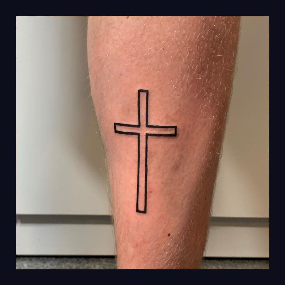 Tatuajes de cruces tatuaje de héroe Simple 24