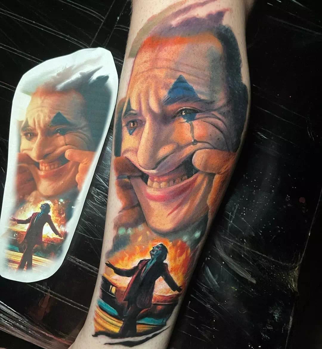 Tatuaje del Joker inspirado en los dibujos animados del Pop Art