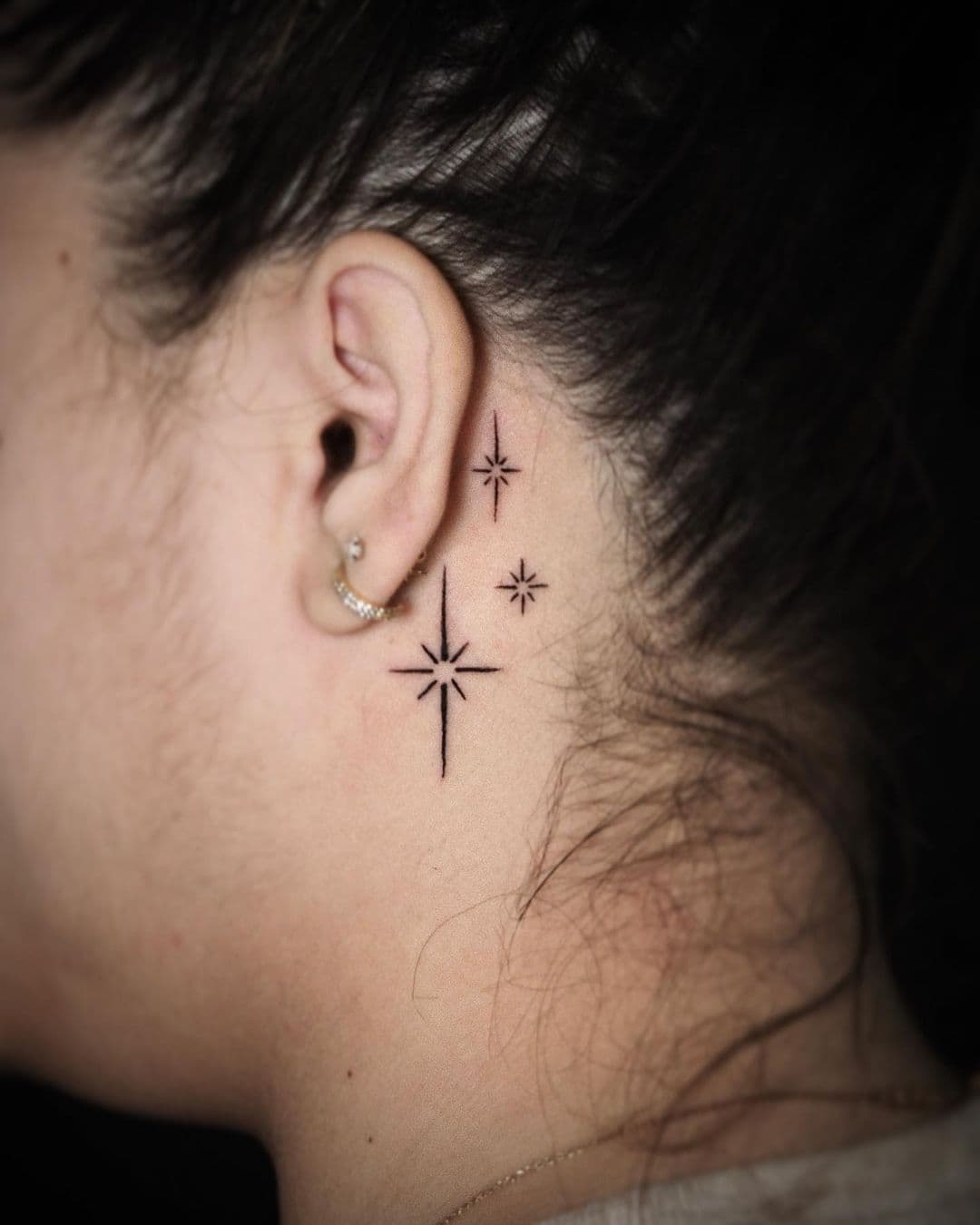 tatuajes de estrellas detras de la oreja