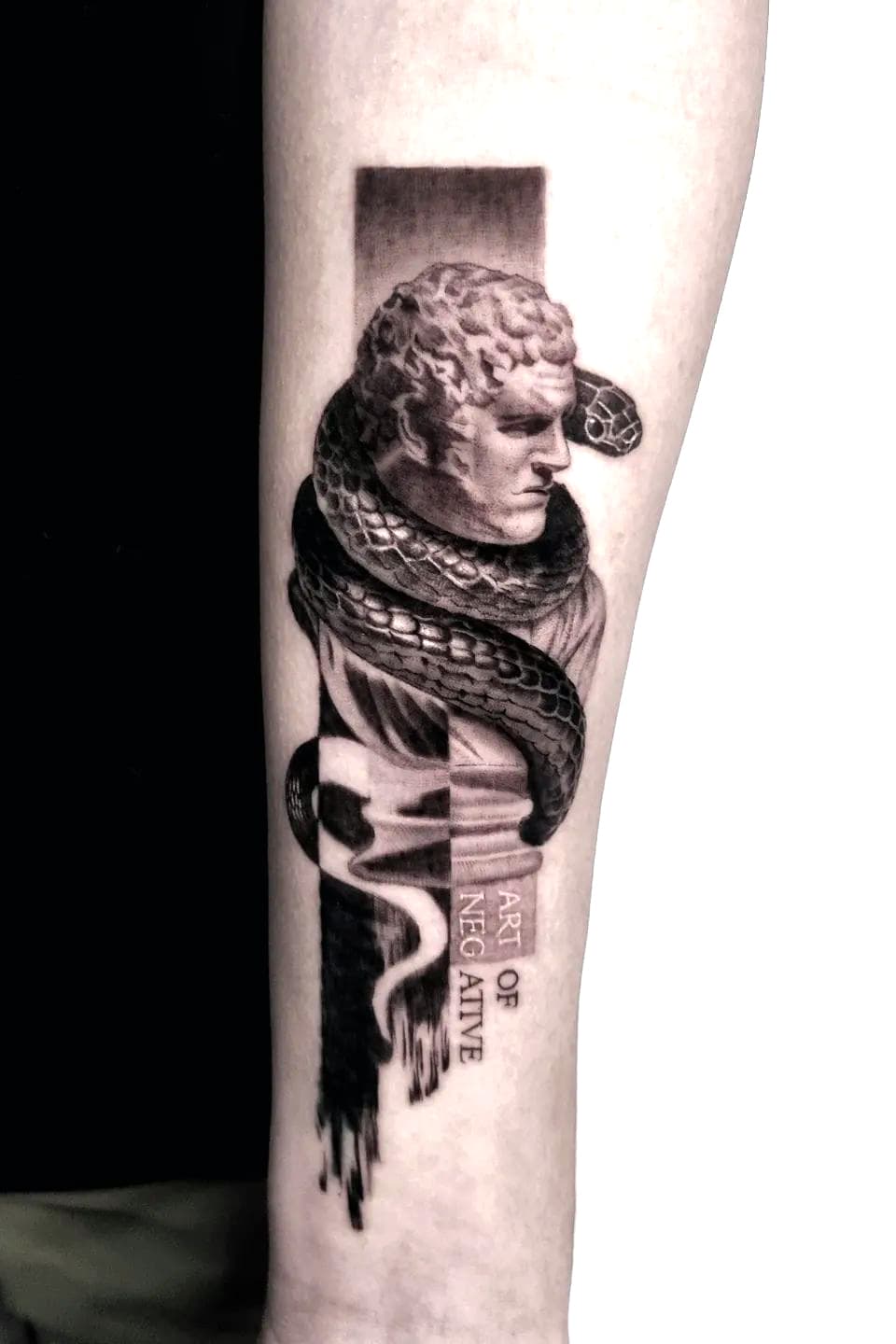 Tatuaje abstracto de serpiente 1