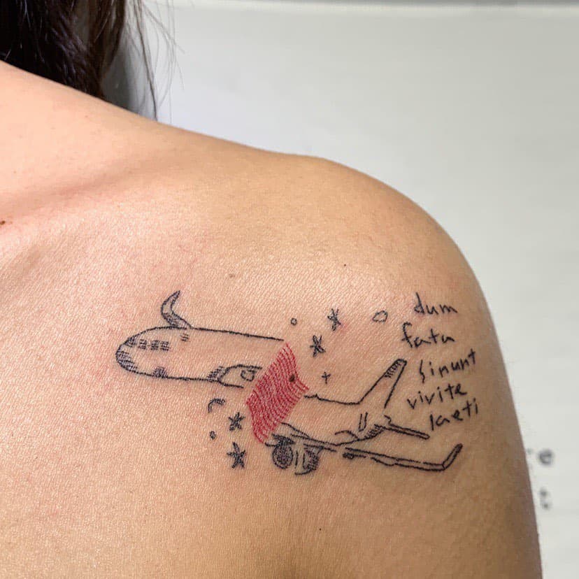 Tatuaje de un avión 24
