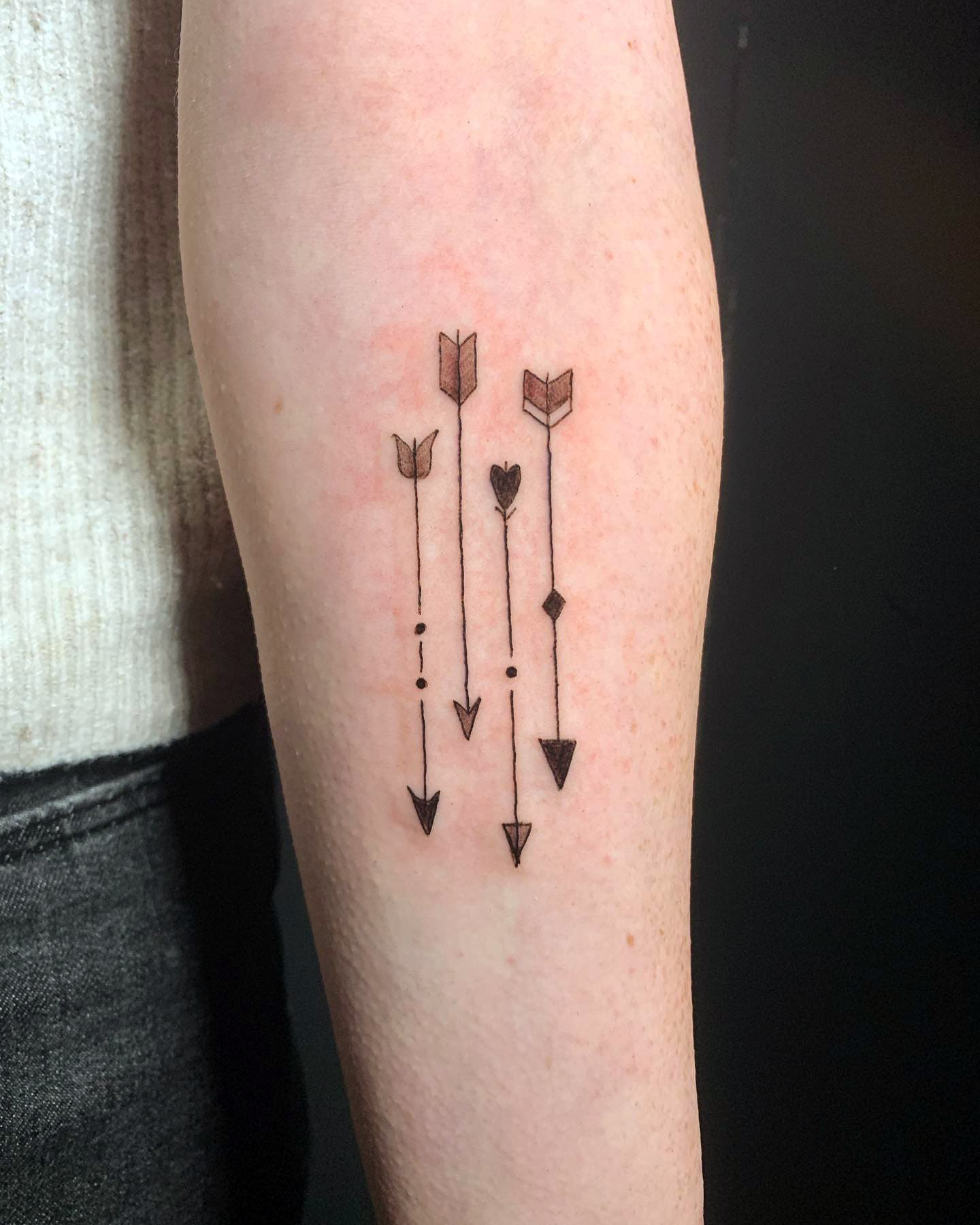 Ideas para tatuajes de 3 flechas negras