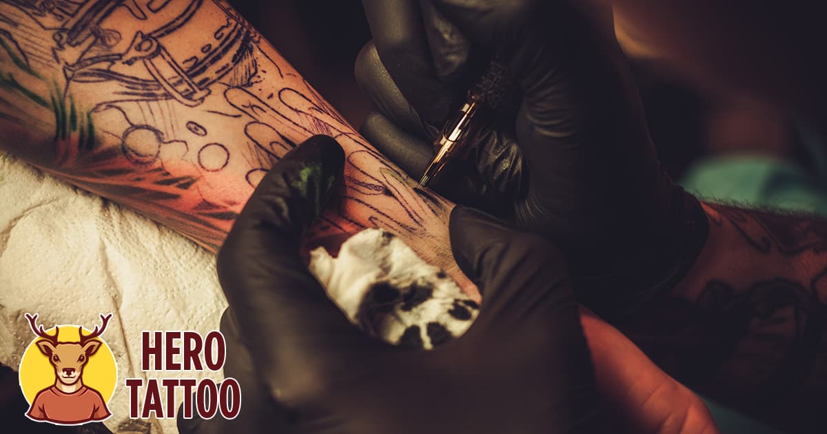 Cómo acelerar el tiempo de curación de los tatuajes