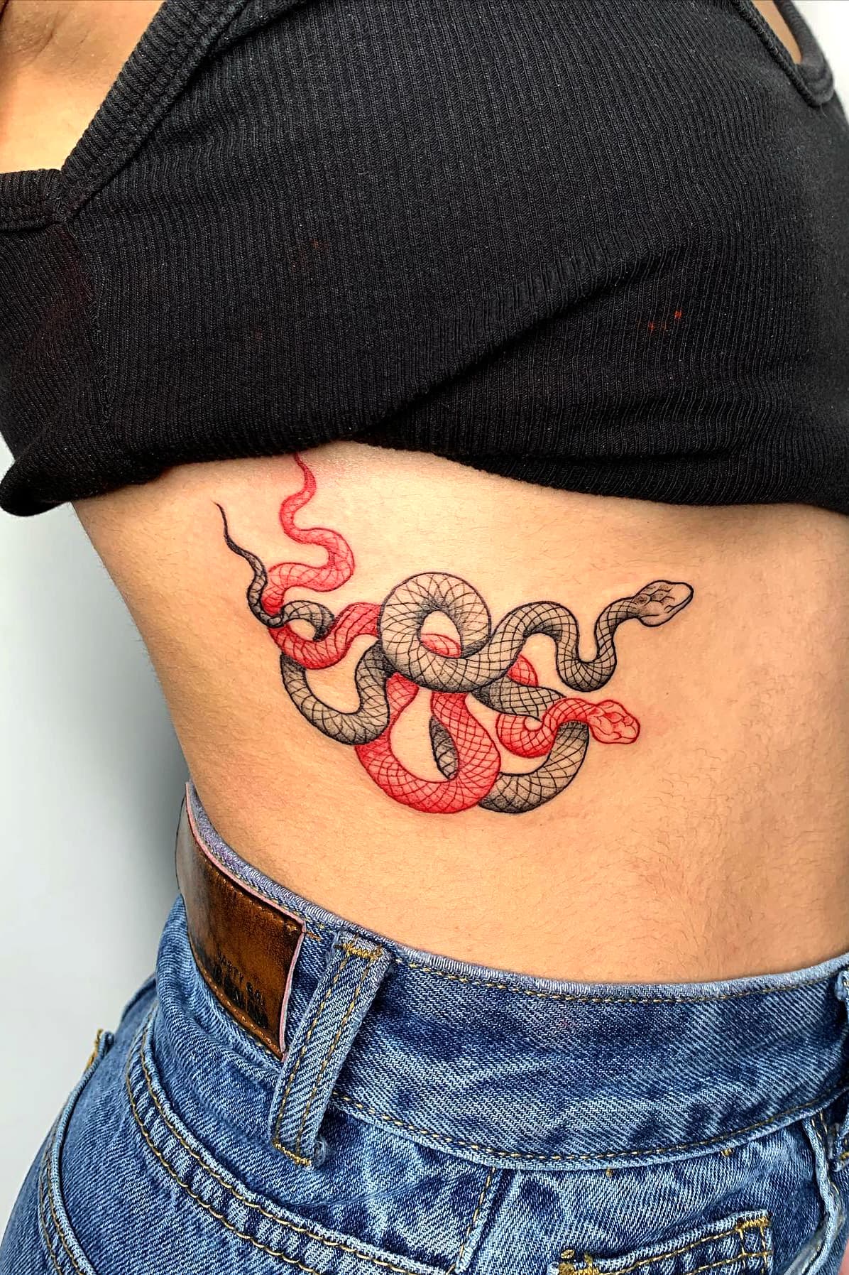 Tatuaje de serpiente lateral 3