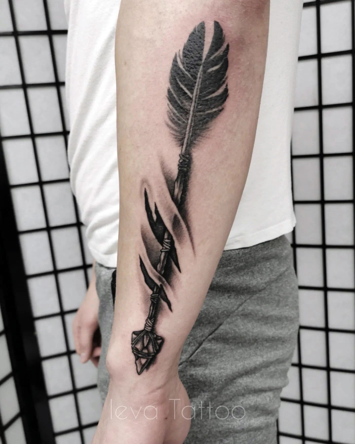 Tatuaje tribal de flecha