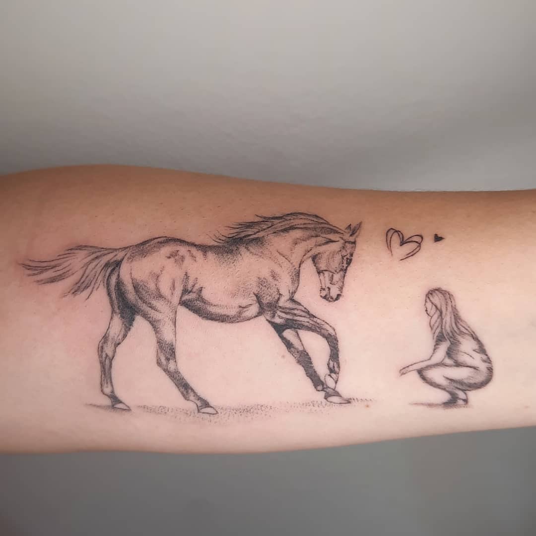 Frau Pferd Tattoo 2