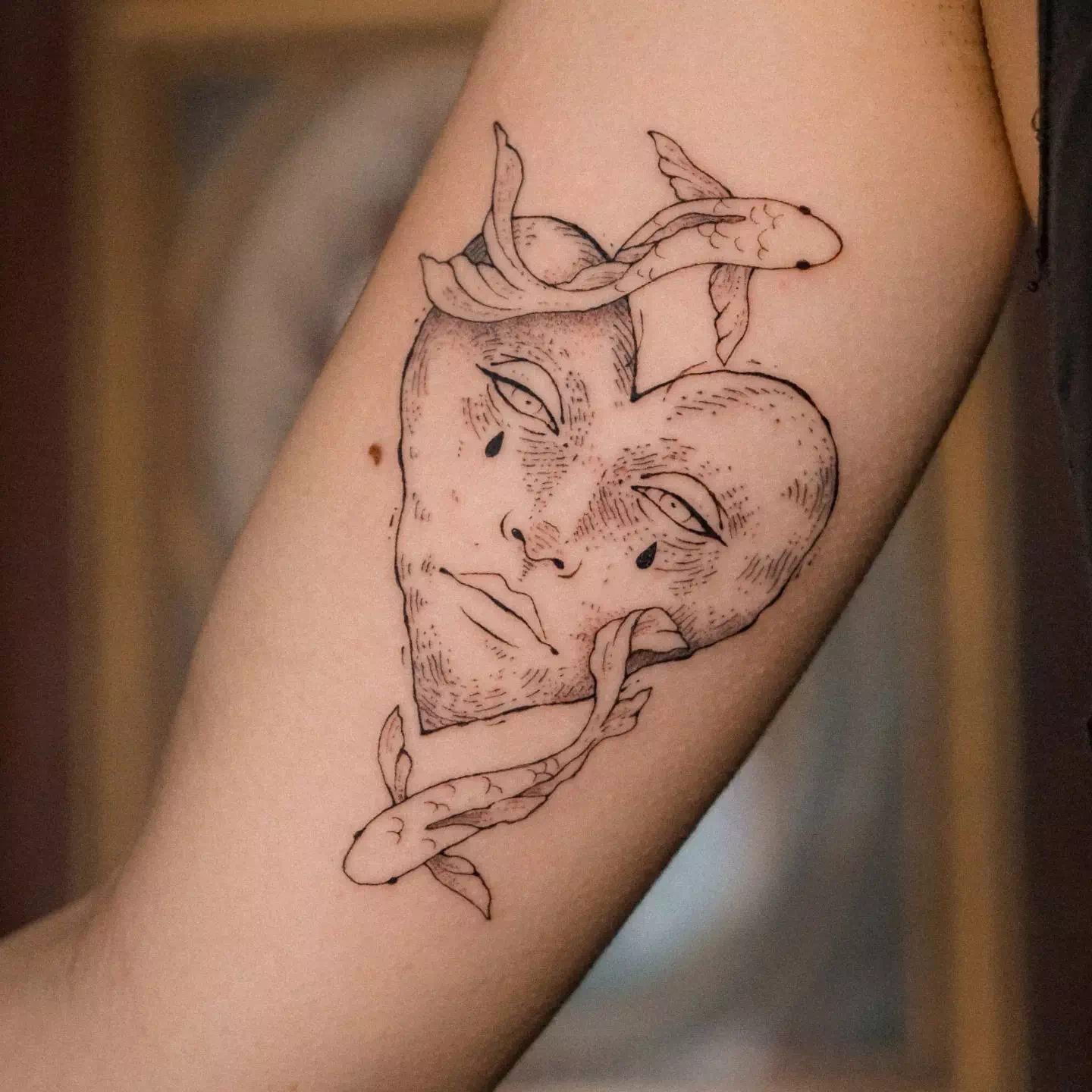Einzigartige schwarz-weiße Herz-Tattoo-Inspo