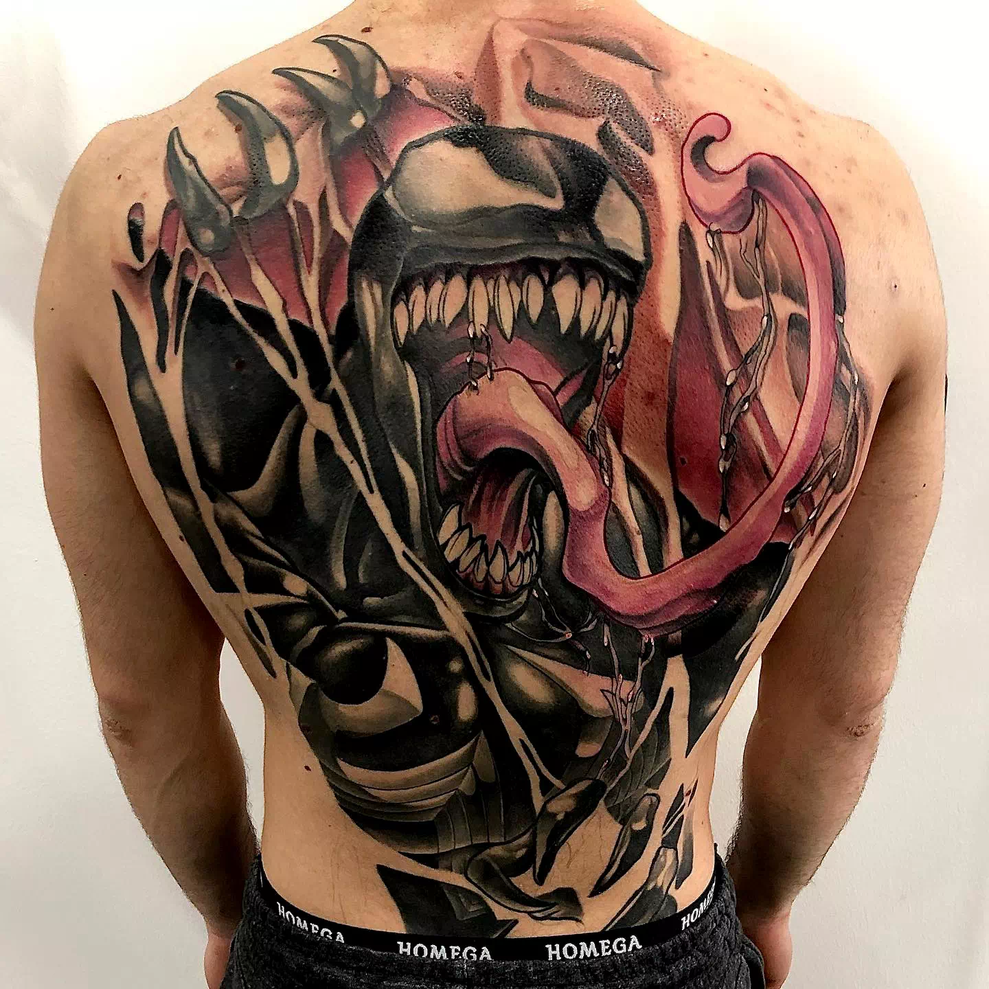 Venom Tattoo auf dem Rücken 2