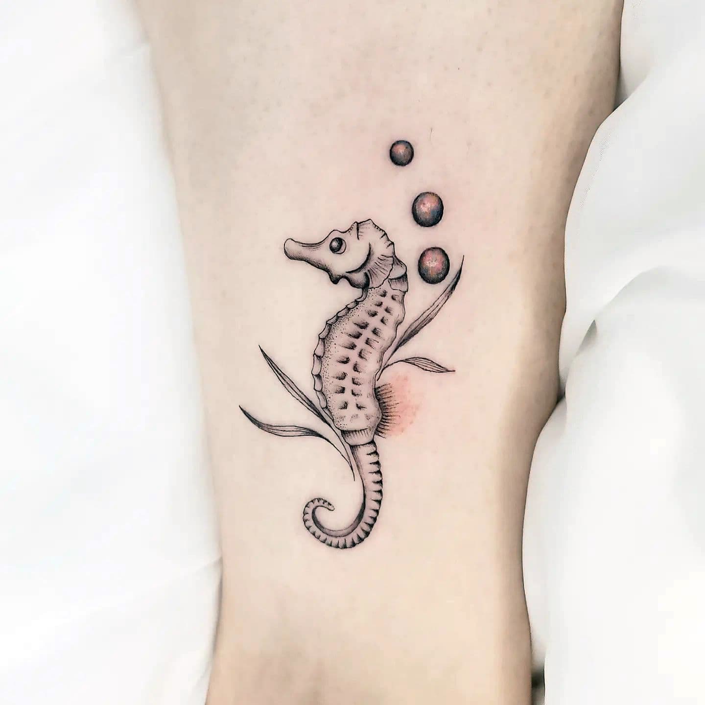 Tatuaje del caballito de mar pequeño 2