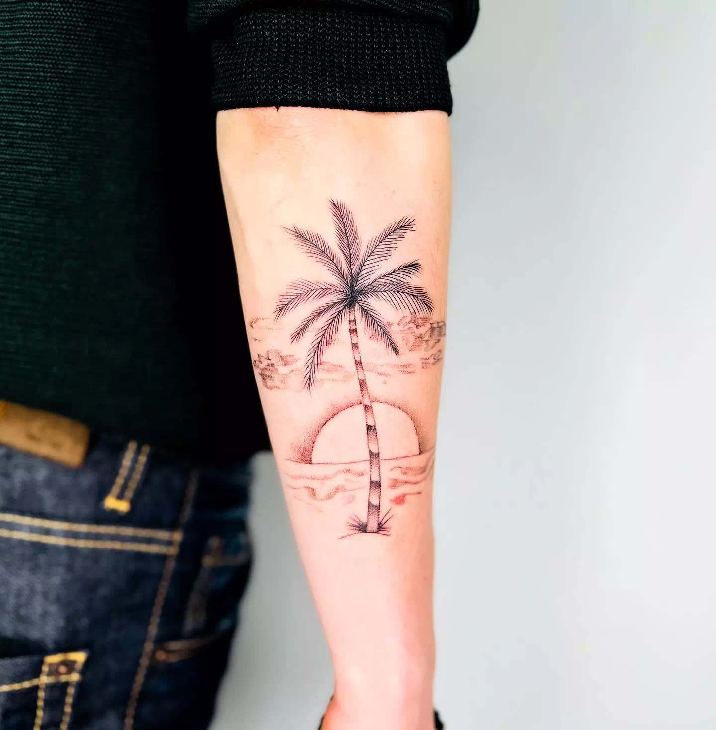 Tatuaje de una palmera en el antebrazo 1