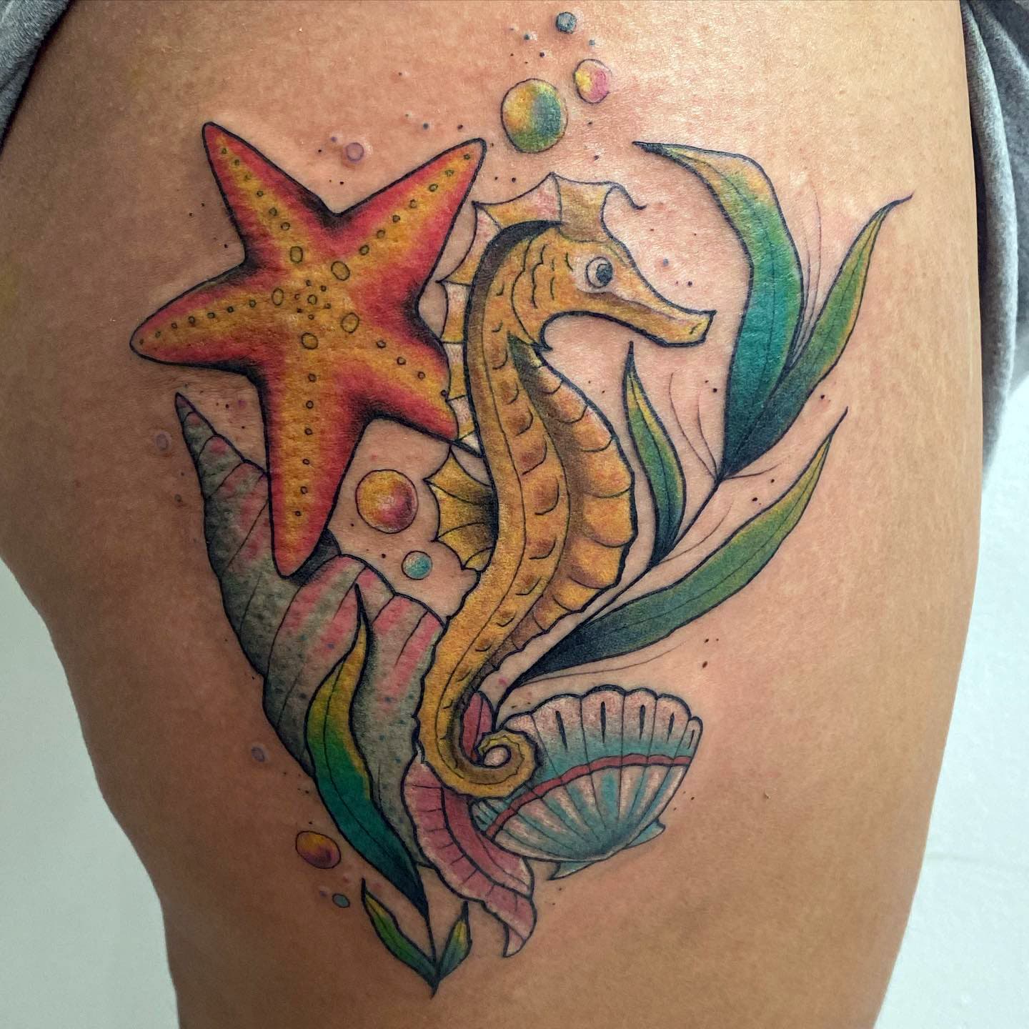 Diseño del tatuaje del caballito de mar Tinta de colores