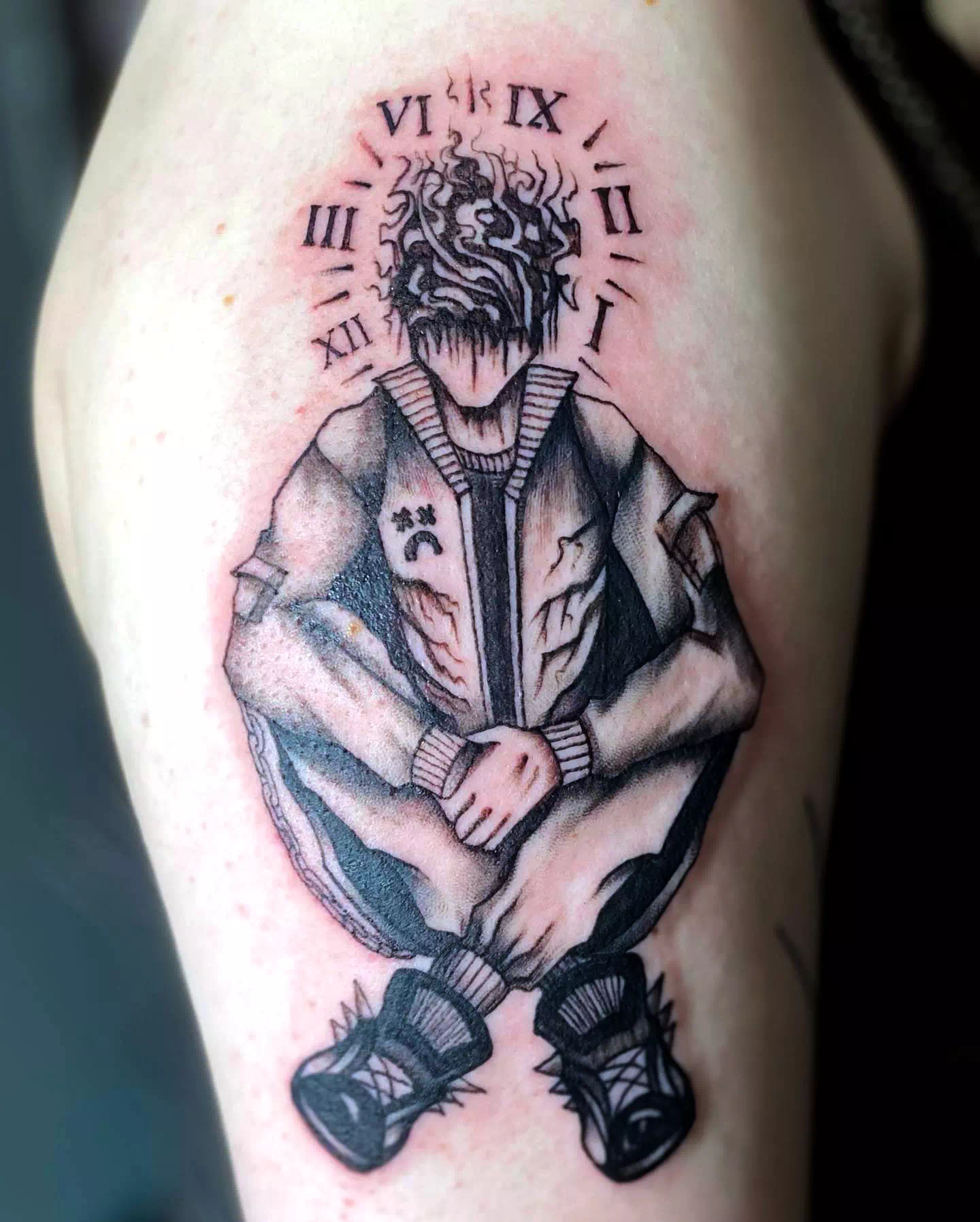 Tatuaje de superviviente de la depresión inspirado en un reloj