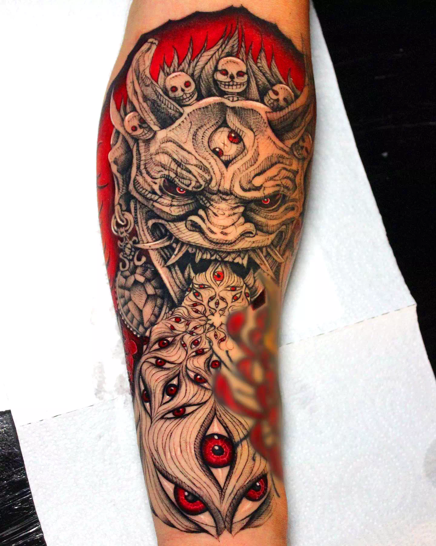 Idea de tatuaje de pantorrilla de demonio