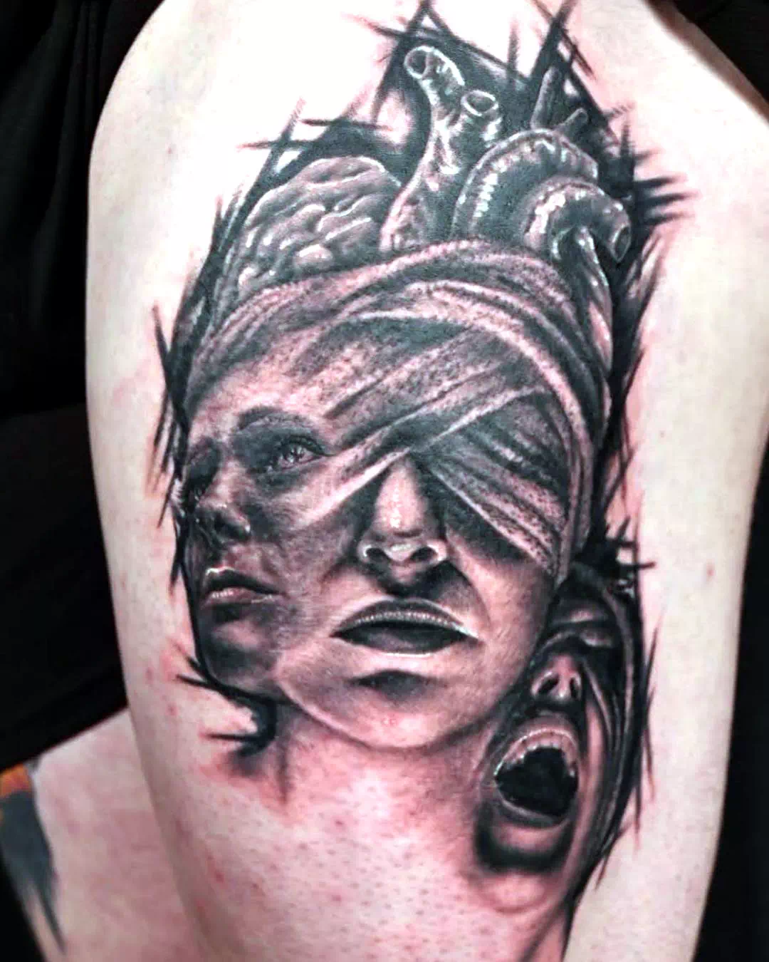 Depression und Angst Tattoo mit schwarzer Frau Tinte