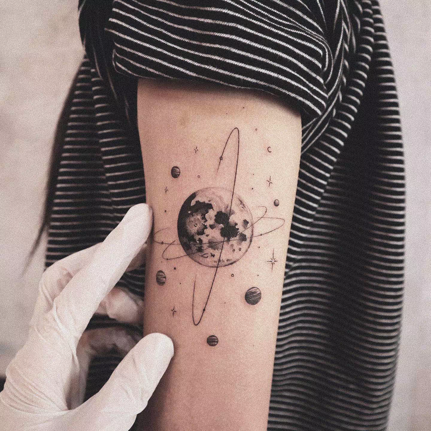 Full Moon Tattoo 1