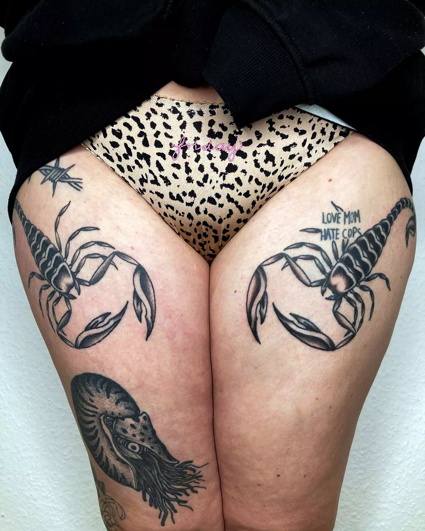 Tatuajes de escorpiones femeninos