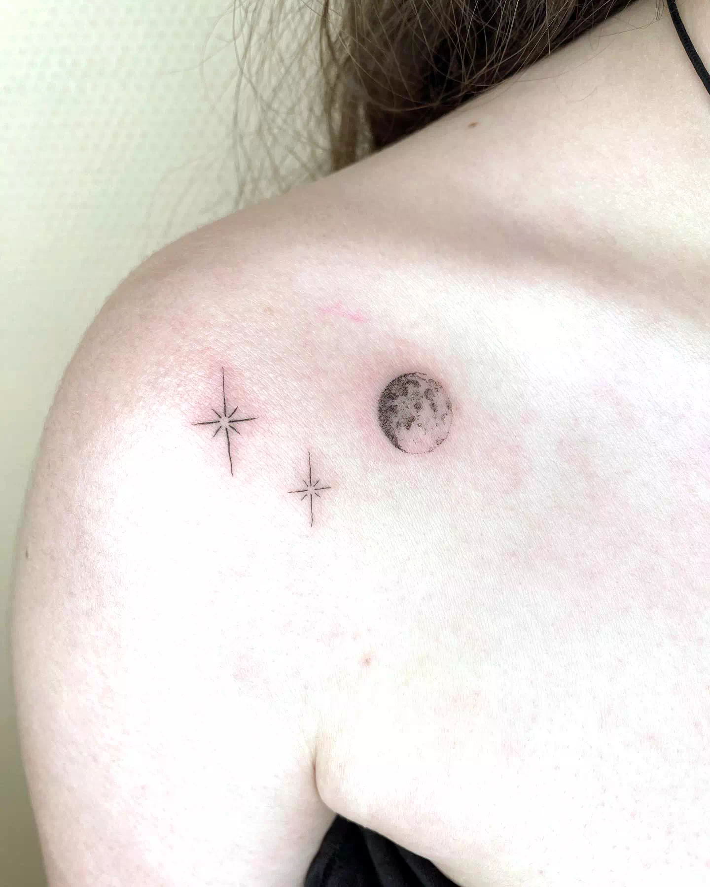 Tatuaje de luna y estrellas 4