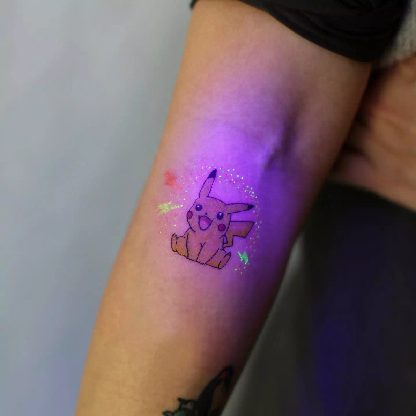 Tatuaje de Pokemon que brilla en la oscuridad 3