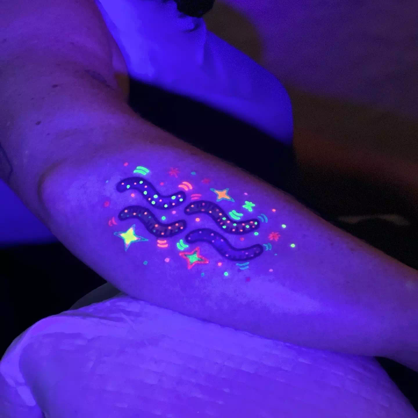 Schlange Glow In The Dark Tattoo 3