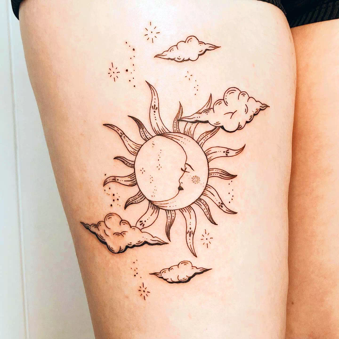 Sonne und Mond Tattoo 3