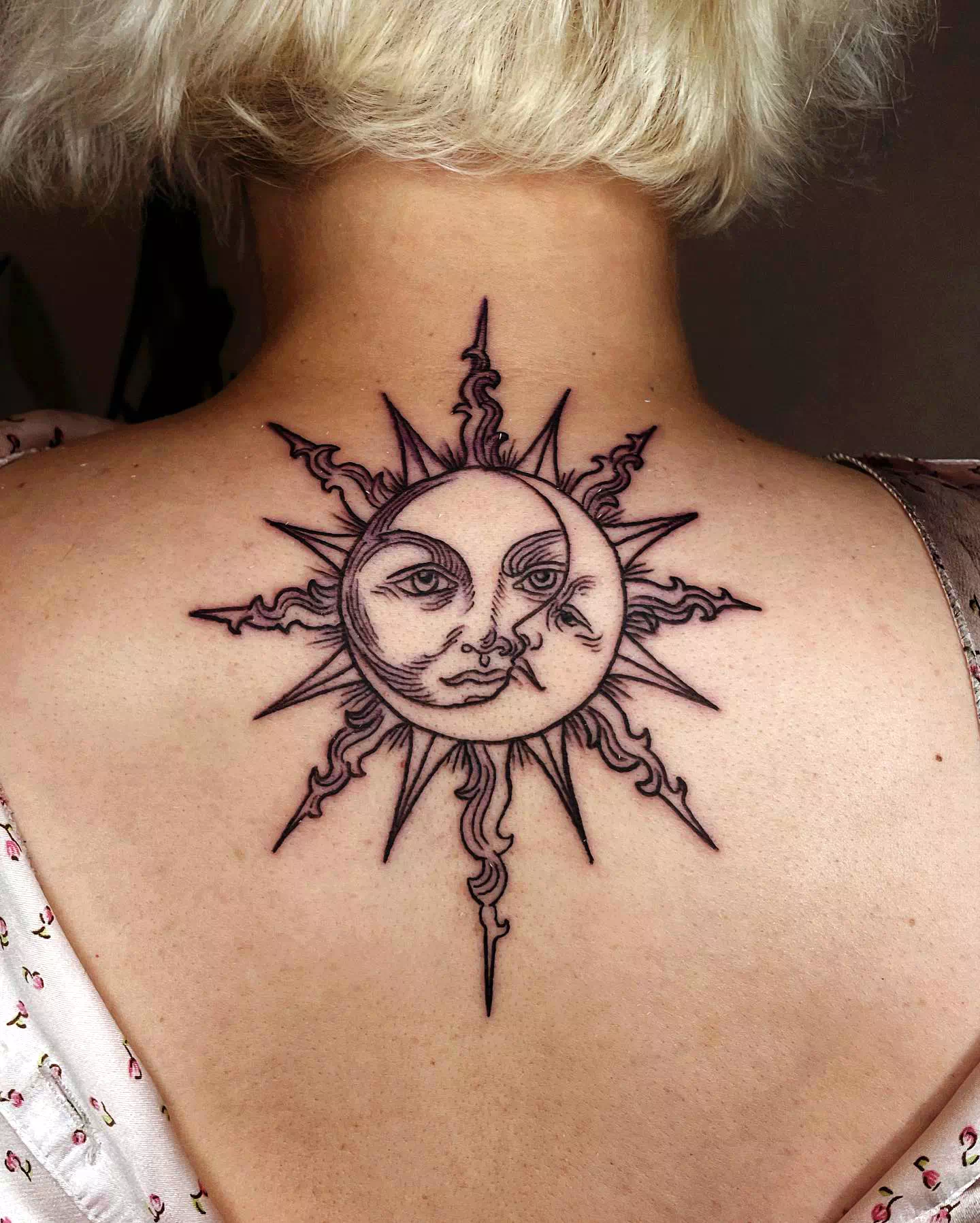 Sonne und Mond Tattoo 4