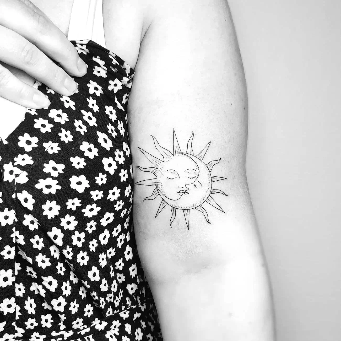 Sonne und Mond Tattoo 5