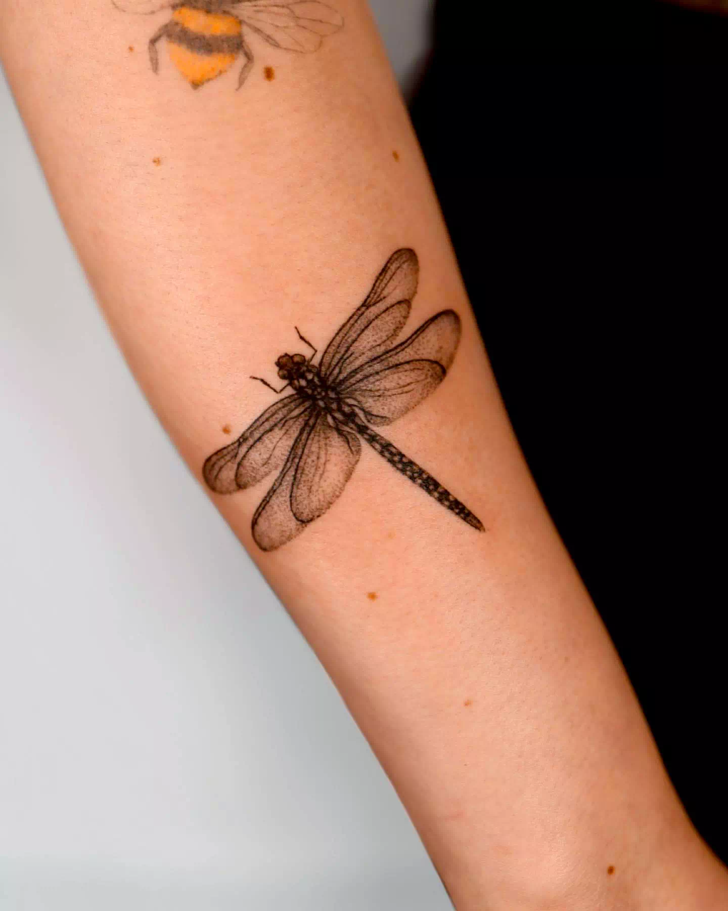 Ideas de tatuajes de libélulas 3