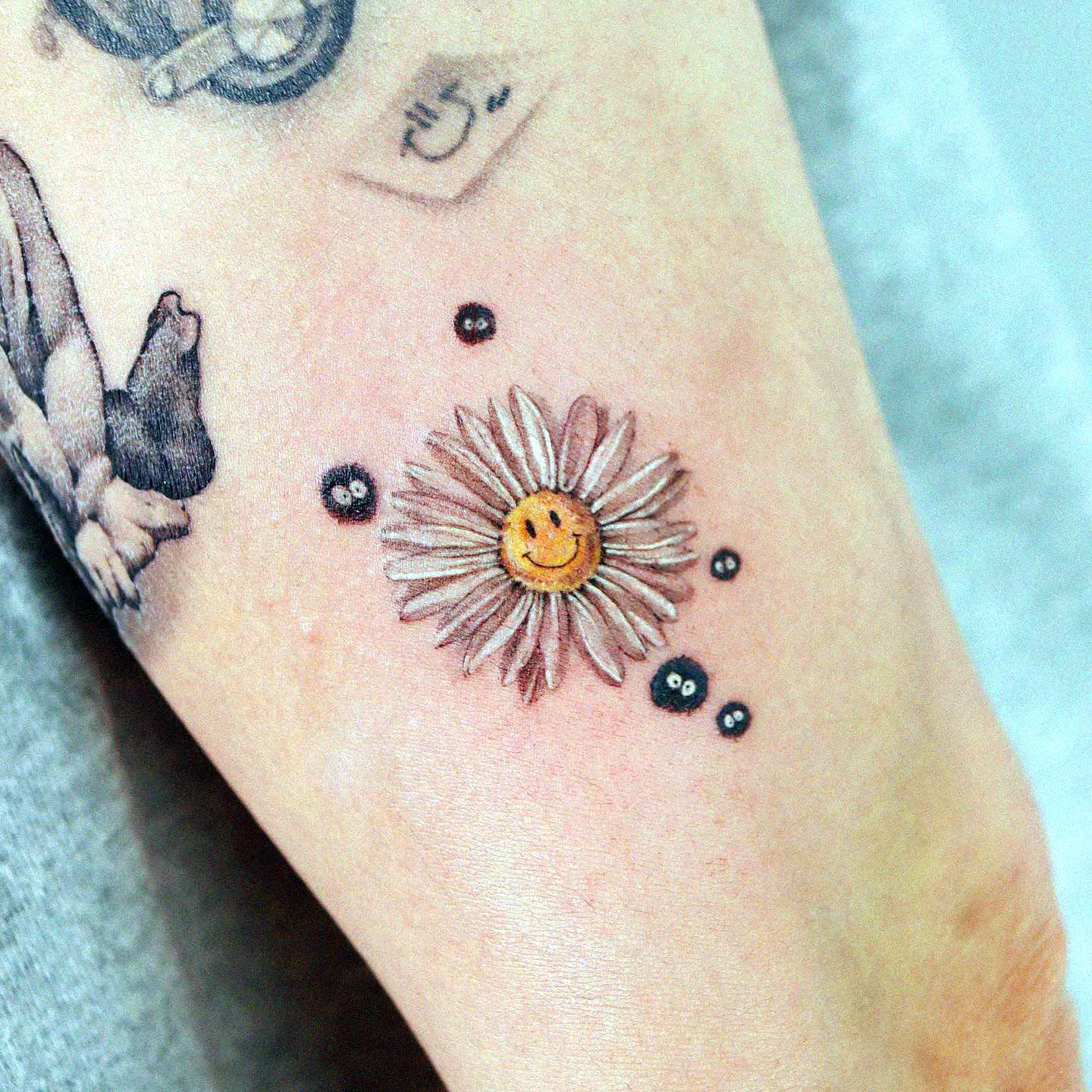 Lustige Sonnenblume Lächeln Tattoo