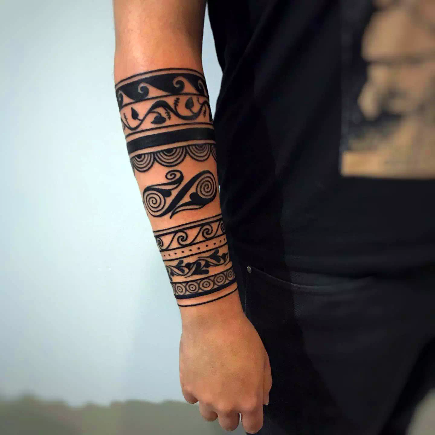 Diseño de tatuaje de pulsera tribal grande