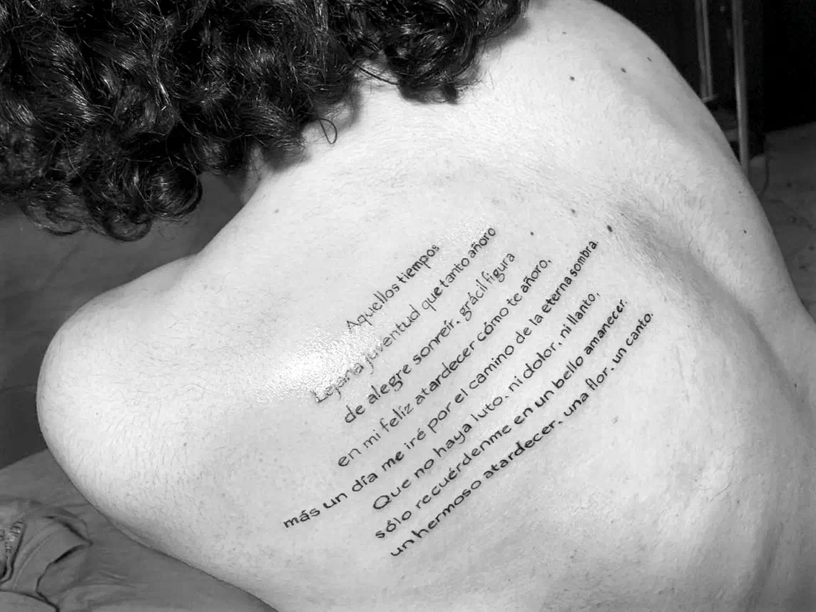 Tatuaje de cita poética 3