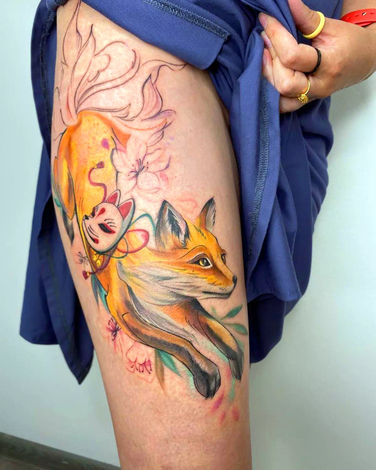 Tatuaje de zorro en el muslo 2