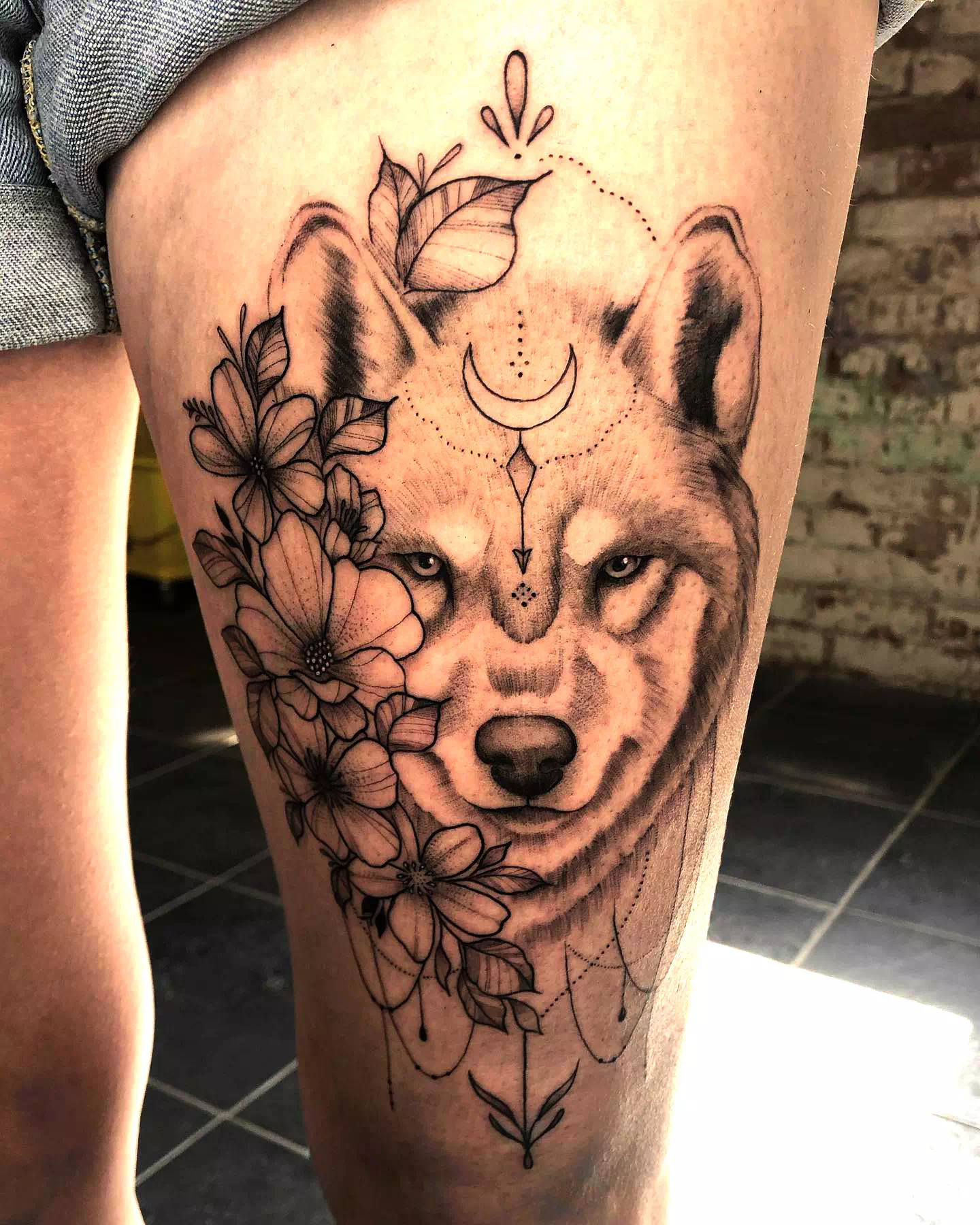 Wolf Thigh Tattoos on Thigh 3