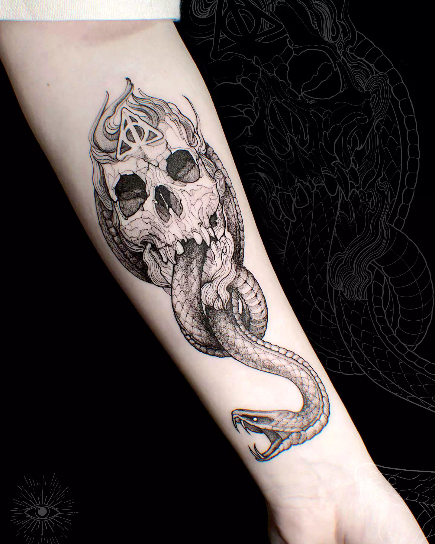 Kunstvolle Todesser Tattoo-Tinte Schwarz