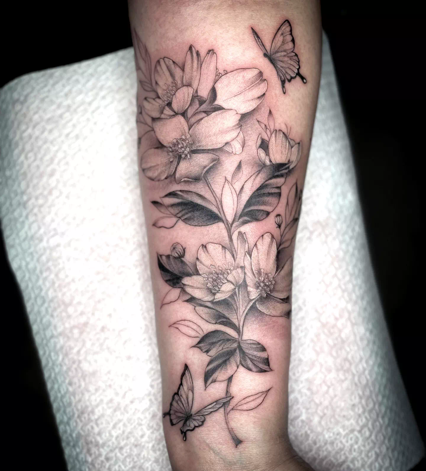 Dúo de tatuajes Flor de jazmín mariposa