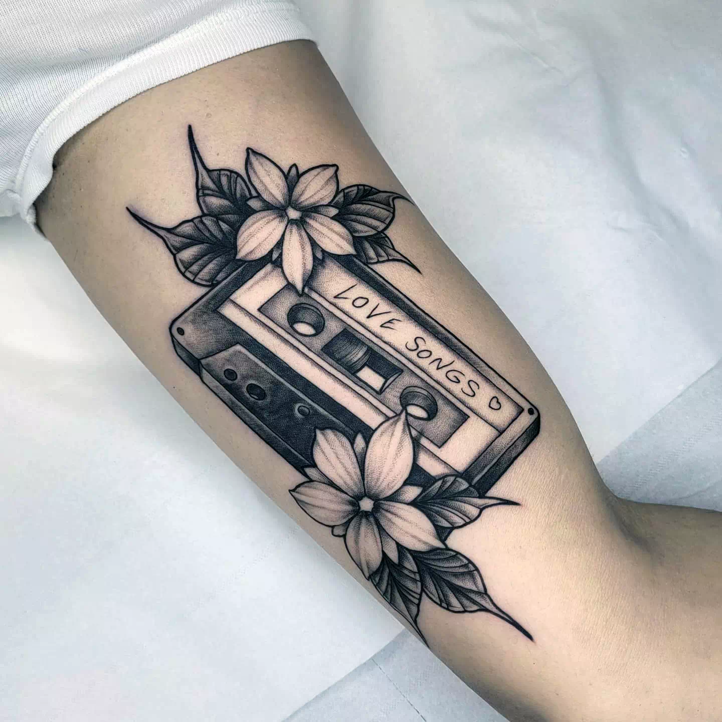 Diseño de tatuaje de cinta de casete 3