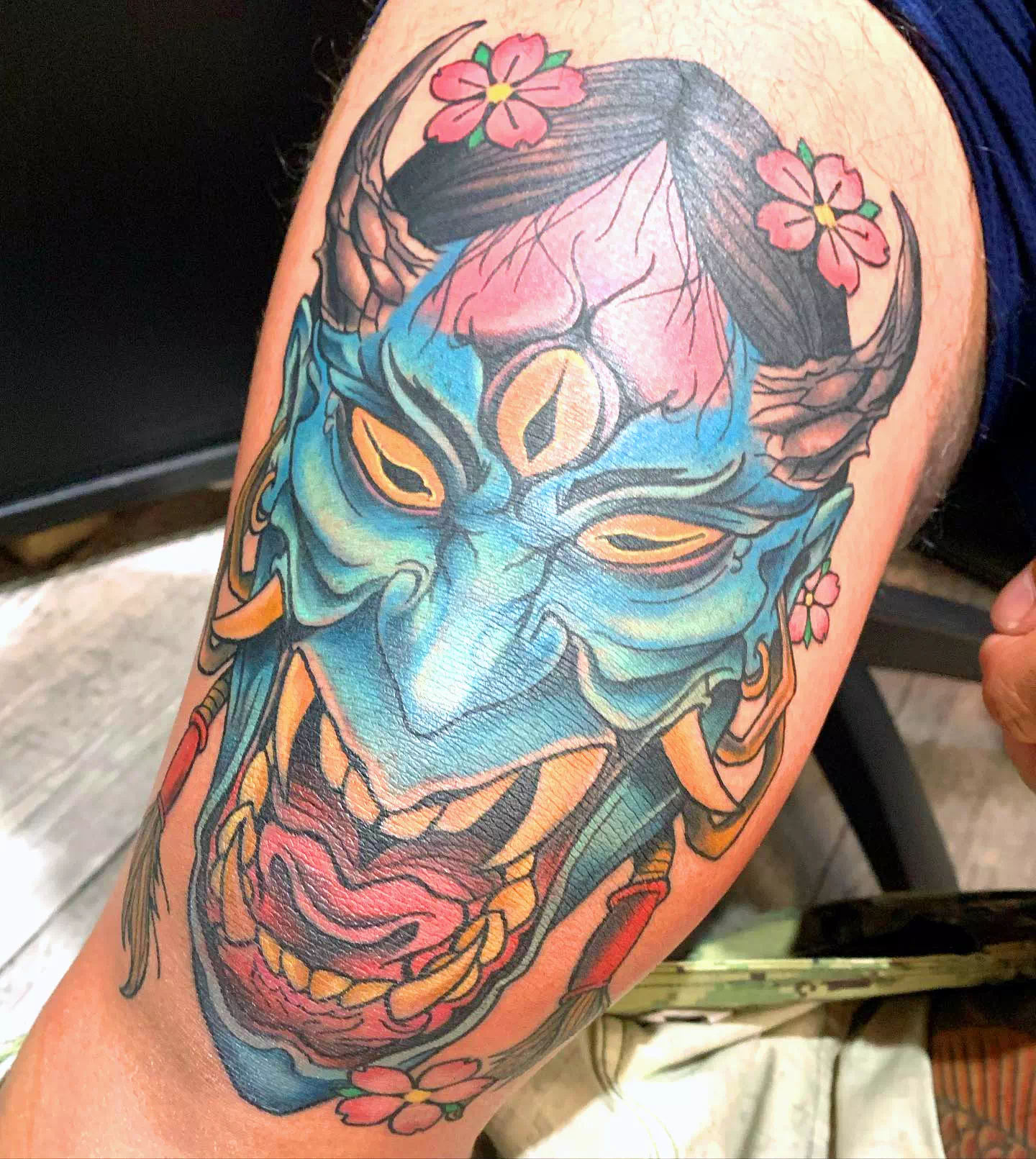 Máscara de Oni de pecho Tatuaje tradicional azul
