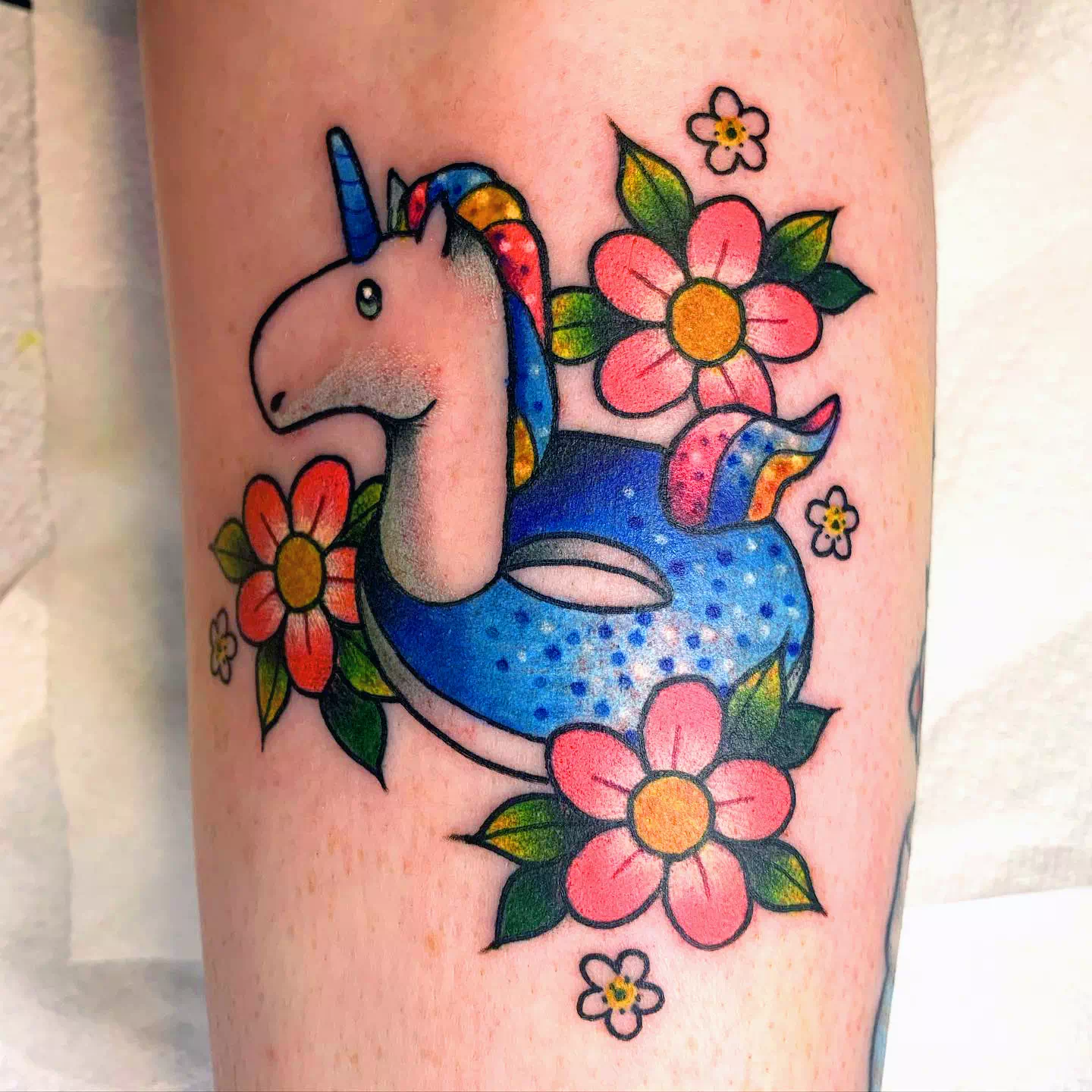 Idea de color para un tatuaje de unicornio divertido