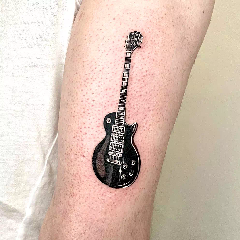 Diseño de tatuaje de guitarra 2