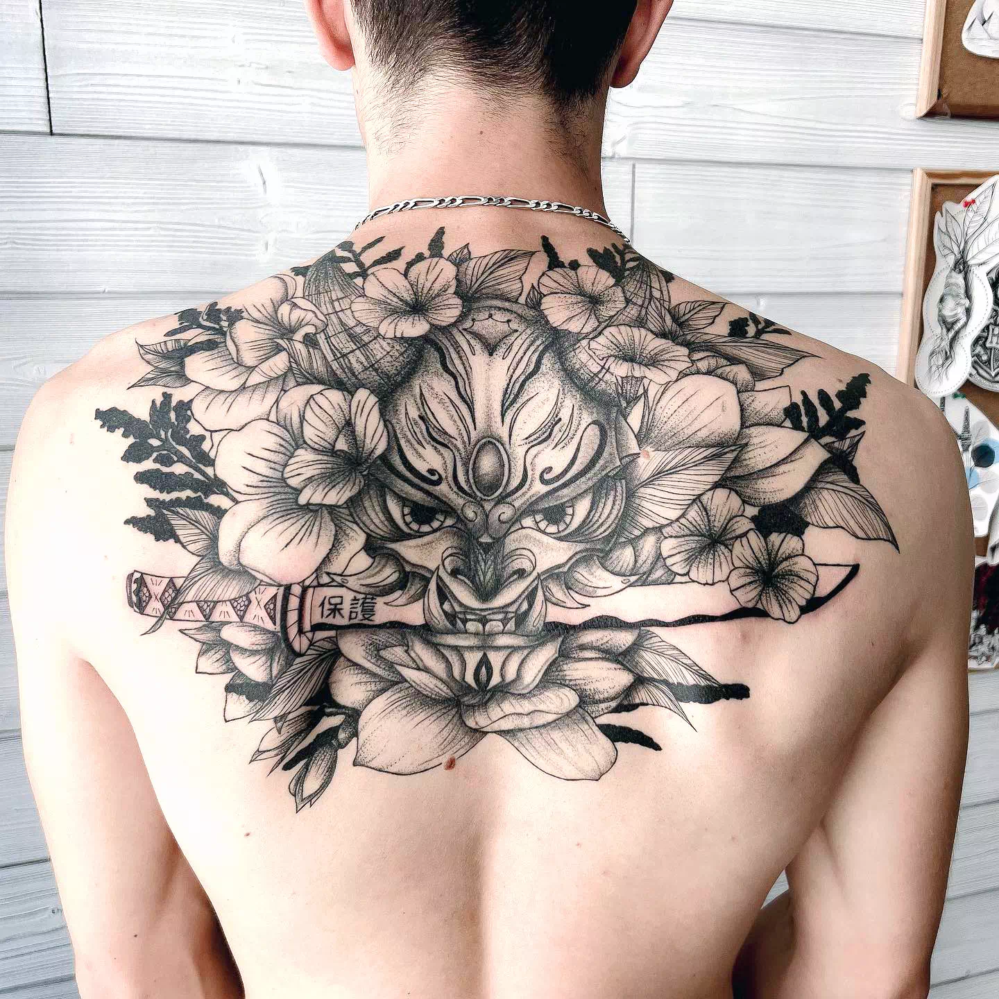 Oni Japanische Maske Tattoo über Rücken