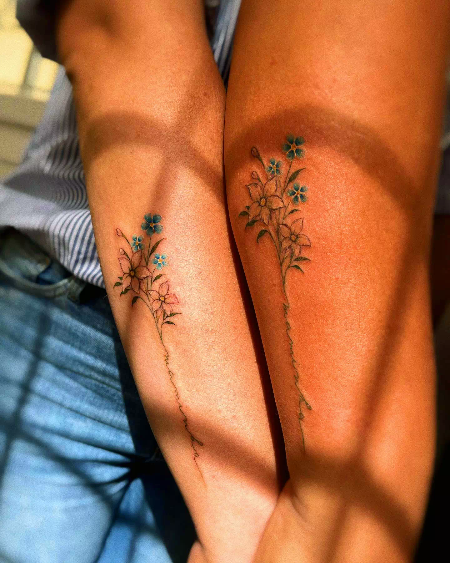 Rosa Jasmin Blume Tattoo In Vase