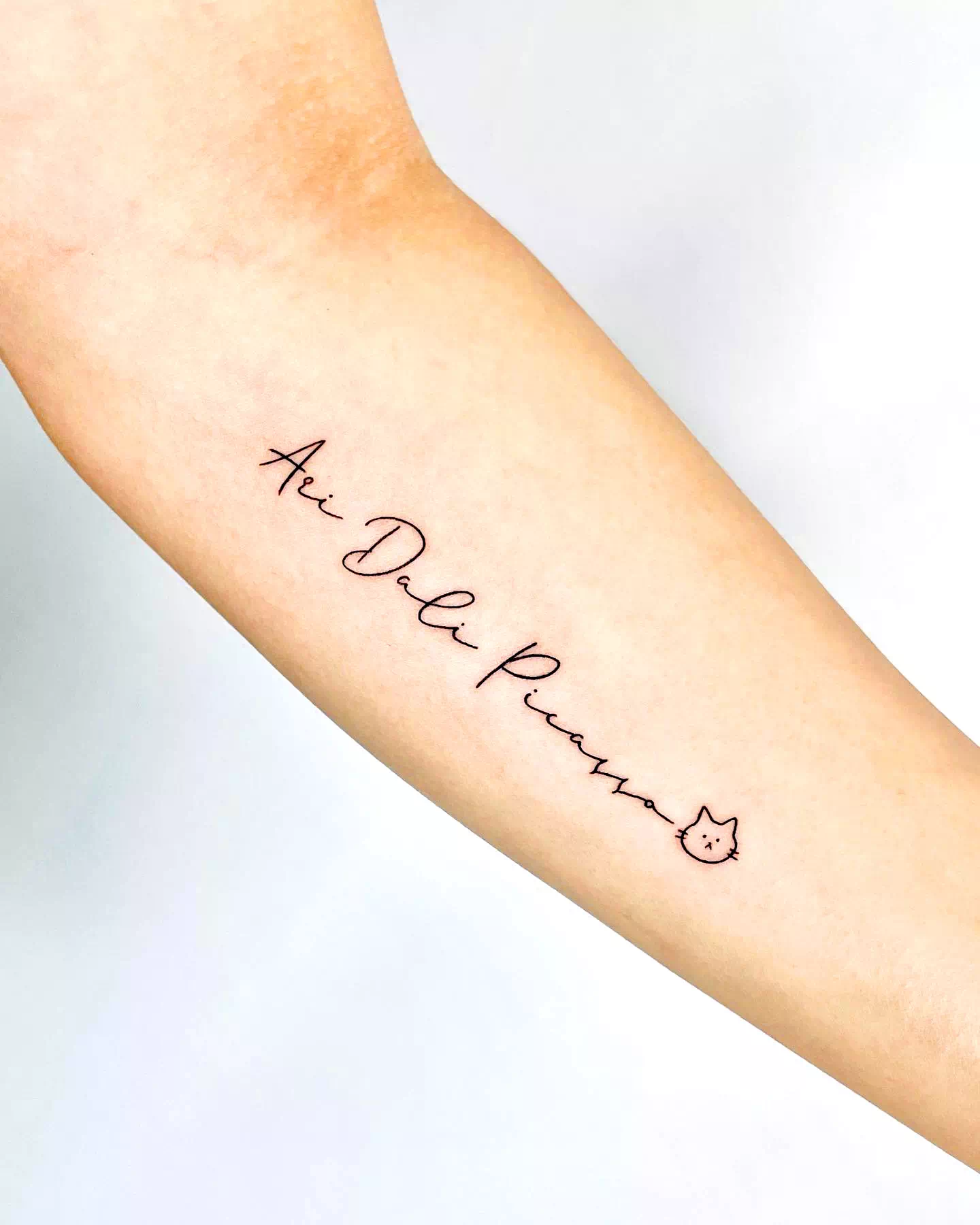 Small Tattoo Font – Soft Handwriting
