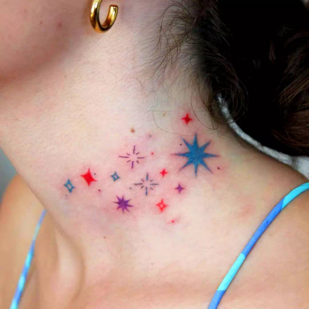Tatuaje de estrella en el cuello 3